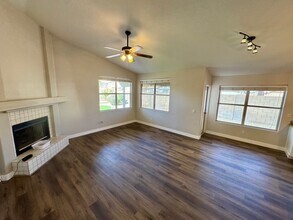 7916 W Kimberly Way in Glendale, AZ - Foto de edificio - Building Photo