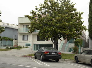 1726 Winona Blvd in Los Angeles, CA - Building Photo - Building Photo