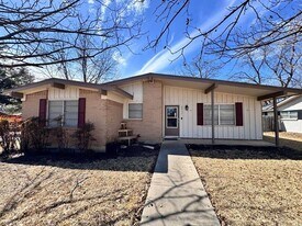 2411 13th St in Brownwood, TX - Building Photo