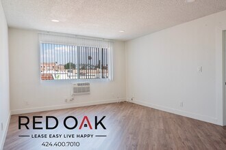 310 S Kenmore Ave in Los Angeles, CA - Building Photo - Building Photo