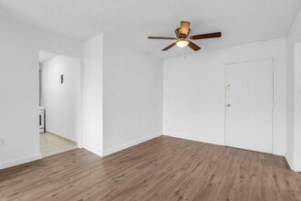 4801 NW 7th St, Unit 50316 in Miami, FL - Building Photo - Building Photo