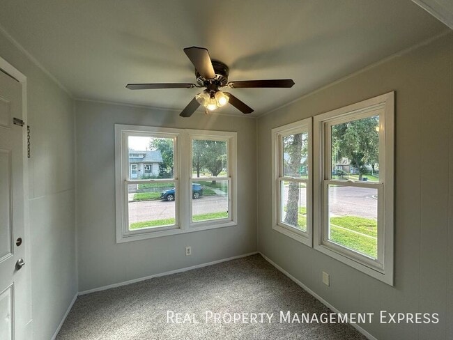 1 Bedroom 1 Bathroom Unit in Sioux Falls in Sioux Falls, SD - Building Photo - Building Photo
