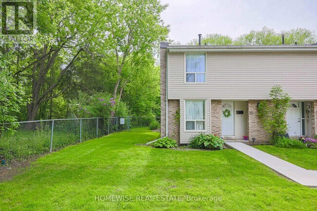 property at 570-570 Waverly St N