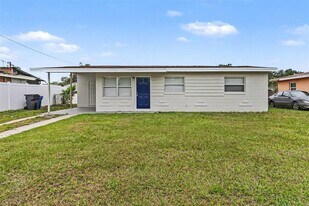 5015 S 86th St in Tampa, FL - Building Photo