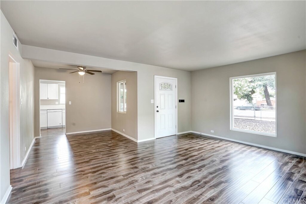 2127 N Mountain View Ave in San Bernardino, CA - Building Photo