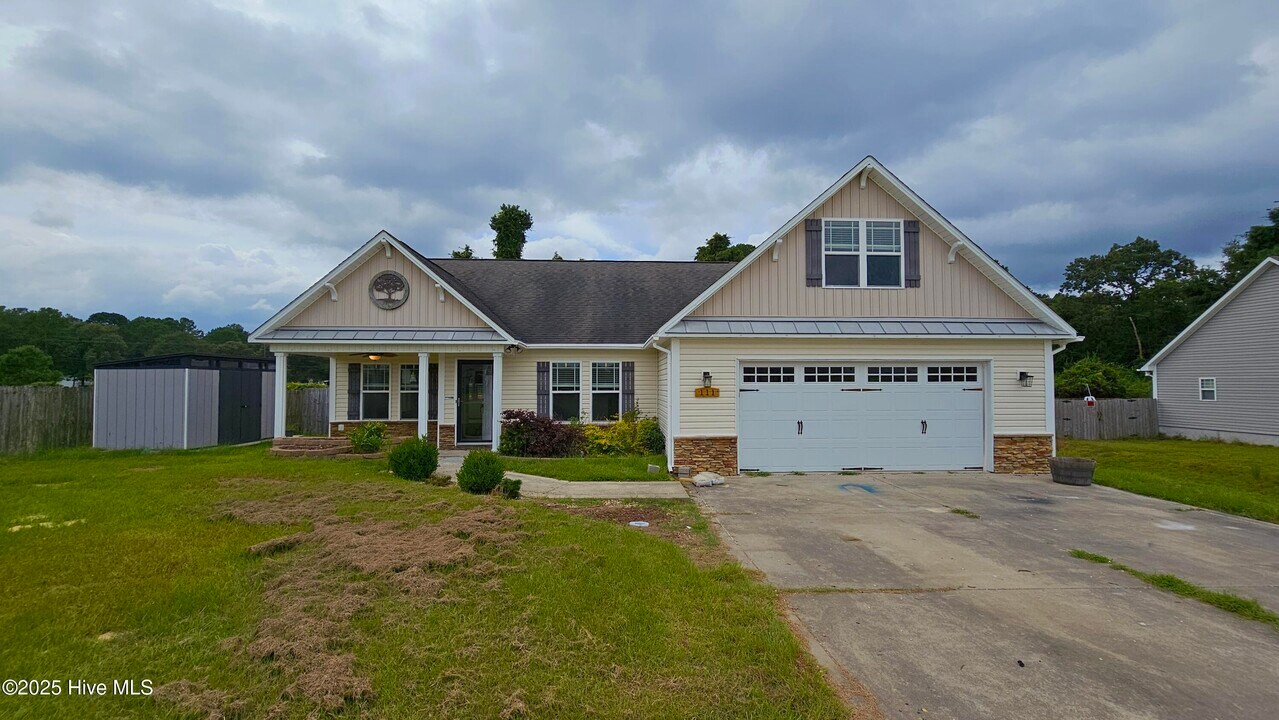 111 Gobblers Way in Richlands, NC - Building Photo
