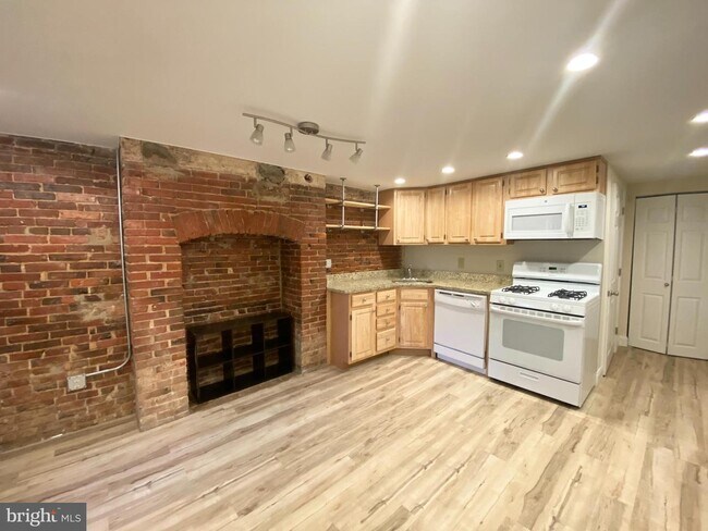 1709 Bolton St in Baltimore, MD - Building Photo - Building Photo