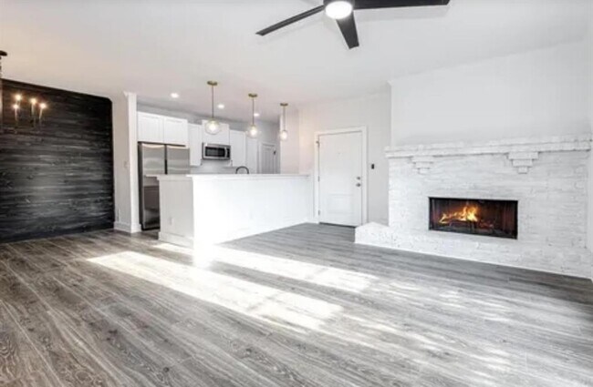 property at 2425 Augusta Dr