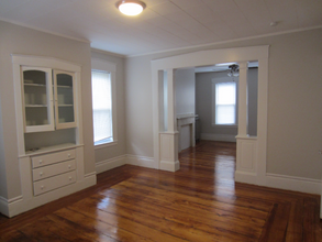 111 3rd St in Lowell, MA - Building Photo - Building Photo