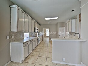 2440 Kingsley Dr in Grand Prairie, TX - Building Photo - Building Photo