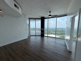 361 17th St NW in Atlanta, GA - Building Photo