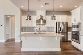 3008 Barrett Springs Ave in Henderson, NV - Building Photo - Building Photo