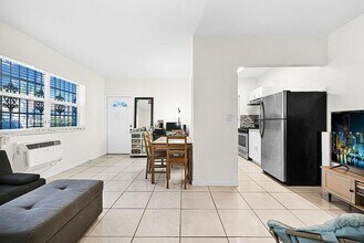 7625 Harding Ave, Unit 1 in Miami Beach, FL - Building Photo - Building Photo