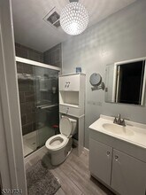 608 Robin Rd in Hillsborough Township, NJ - Building Photo - Building Photo