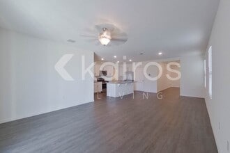 32016 Katelin Cir in Leesburg, FL - Foto de edificio - Building Photo