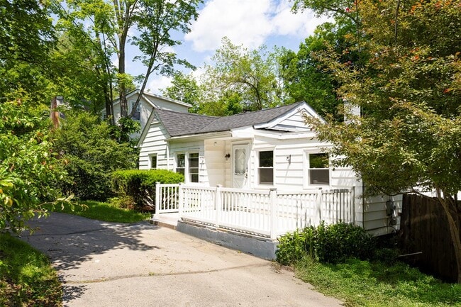 143 Vassar Rd in Poughkeepsie, NY - Building Photo - Building Photo