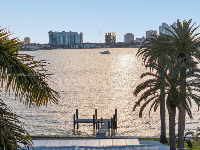 property at 1101 S Shore Dr