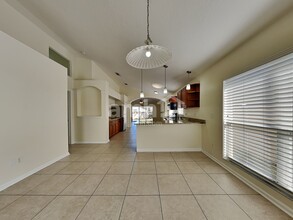 10518 Egret Haven Ln in Riverview, FL - Foto de edificio - Building Photo