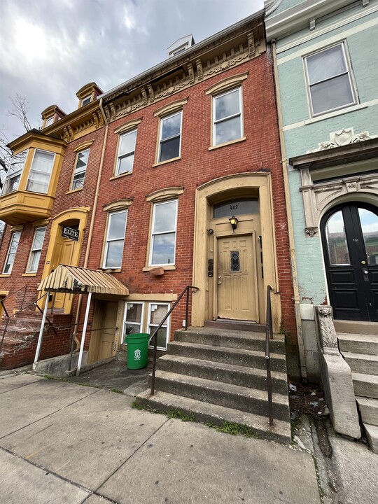 402 E Market St in York, PA - Building Photo