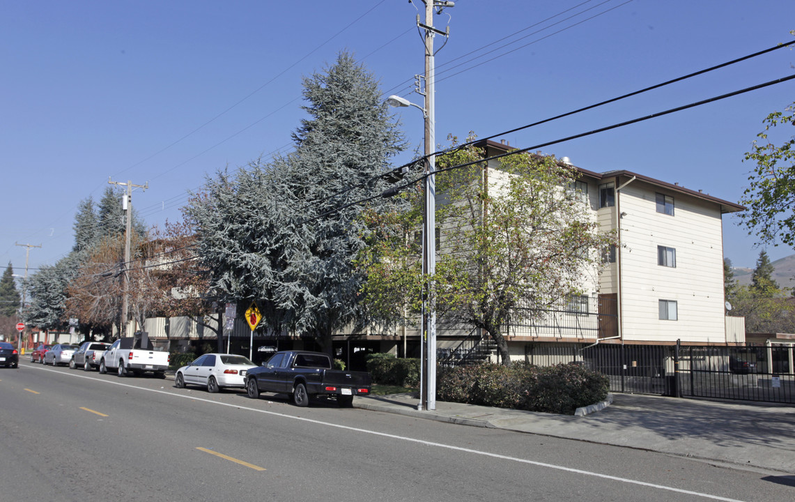 29300 Dixon St in Hayward, CA - Building Photo