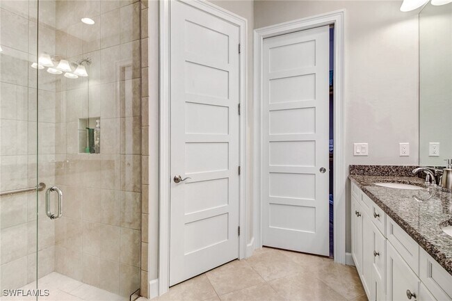 7194 Dominica Dr in Naples, FL - Building Photo - Building Photo