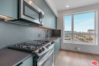 10601 Washington Blvd in Culver City, CA - Building Photo - Building Photo