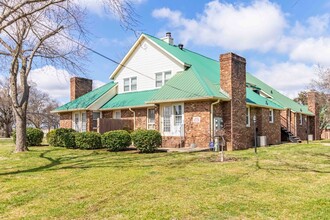 Hamilton Court Apartments in Murfreesboro, TN - Building Photo - Building Photo