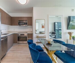 1600 SW 1st Ave, Unit 810 in Miami, FL - Foto de edificio - Building Photo