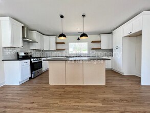 212 Fernbank St in Alpharetta, GA - Building Photo - Building Photo