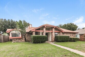 3702 Knights Bridge Dr in Rowlett, TX - Building Photo - Building Photo