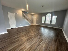6810 Crystal Point Dr in Katy, TX - Building Photo - Building Photo