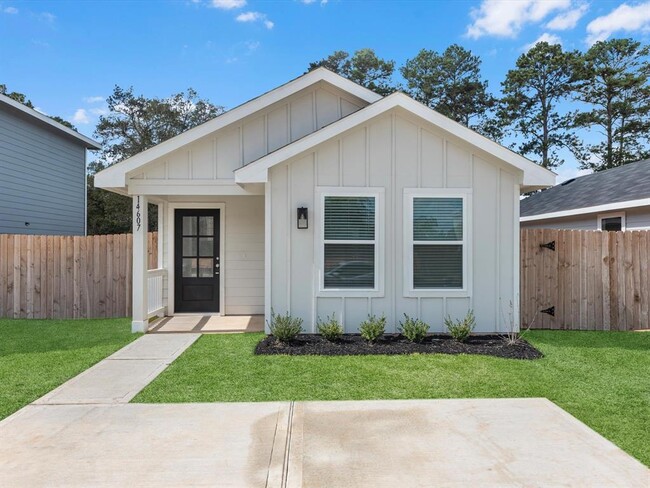 property at 14607 New Vlg Dr