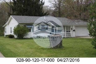 866 Danwood Rd in Mansfield, OH - Building Photo