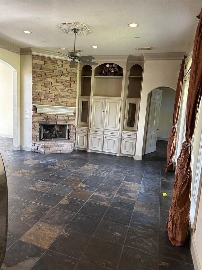 38 Hillock Woods in Spring, TX - Building Photo - Building Photo