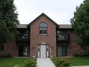South Breeze Apartments-Kaukana in Kaukauna, WI - Building Photo - Building Photo