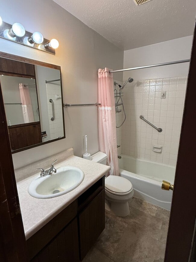 3313 Leland Ln in Rapid City, SD - Building Photo - Building Photo