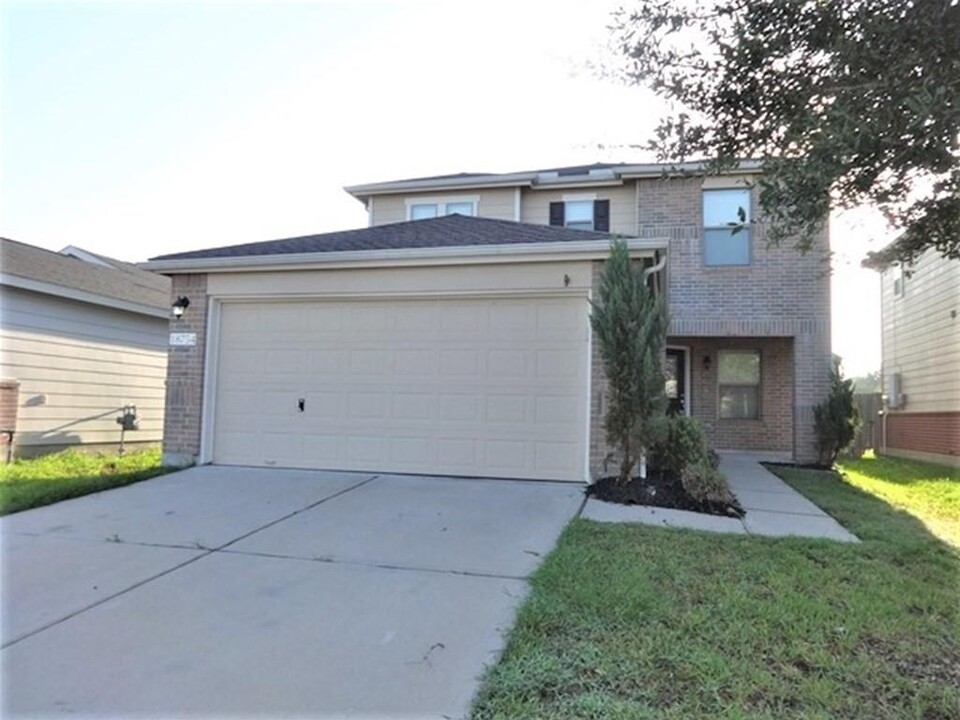 18754 Westgate Park Dr in Cypress, TX - Foto de edificio