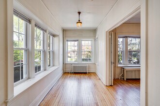 2222 Girard Ave S in Minneapolis, MN - Foto de edificio - Building Photo