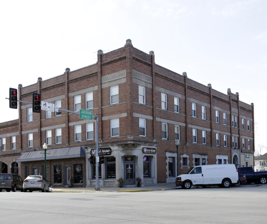 109-111 W Jackson St in Morris, IL - Building Photo