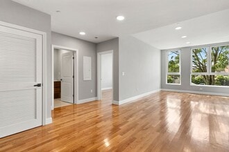 10 Taber St in Boston, MA - Building Photo - Building Photo