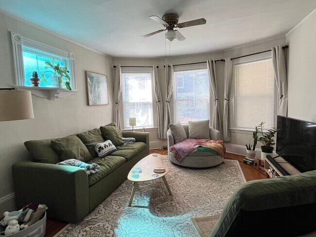 property at 52 Coolidge Rd