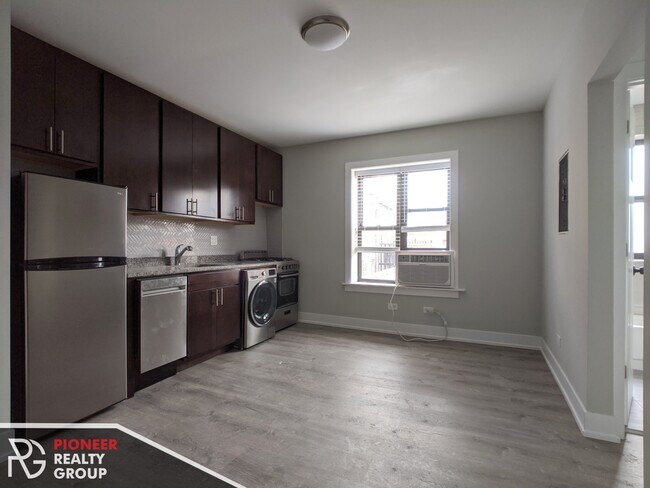 property at 440 W Belden Ave