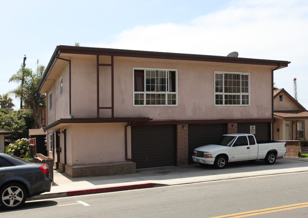 222 3rd St. in Huntington Beach, CA - Building Photo