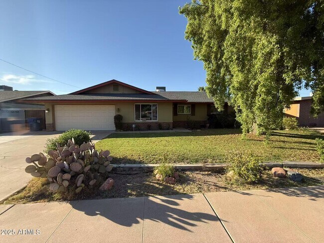 property at 1162 E Alameda Dr