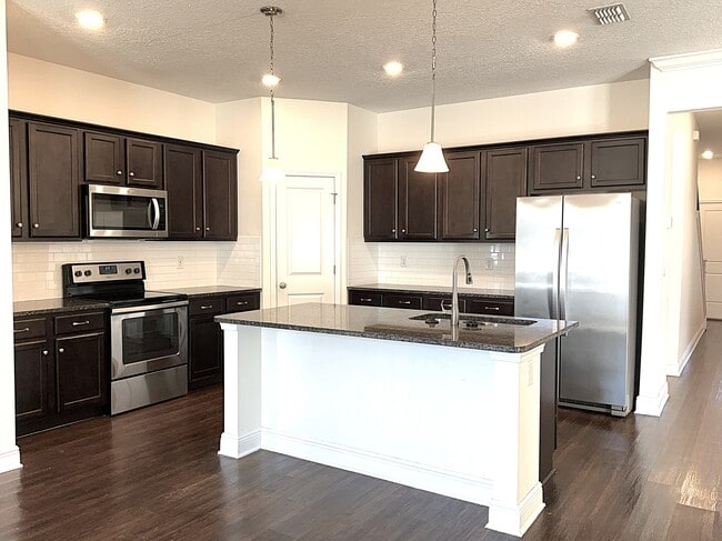 7914 Stumble Journey Ln in Tampa, FL - Building Photo - Building Photo