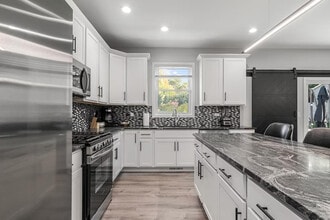 705 N Garfield St, Unit SI ID1507868P in Lombard, IL - Foto de edificio - Building Photo