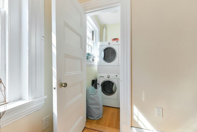 3 Arlington St, Unit #1 in Cambridge, MA - Building Photo - Building Photo