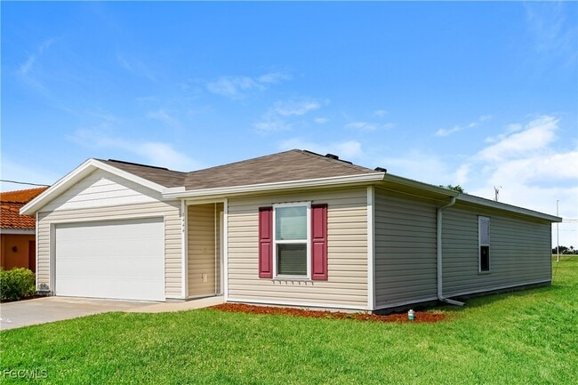 1444 NW 31st Ave in Cape Coral, FL - Building Photo - Building Photo