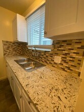 633 E Windsor Rd in Glendale, CA - Building Photo - Building Photo