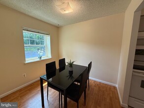 3011 Valley Dr in West Chester, PA - Building Photo - Building Photo